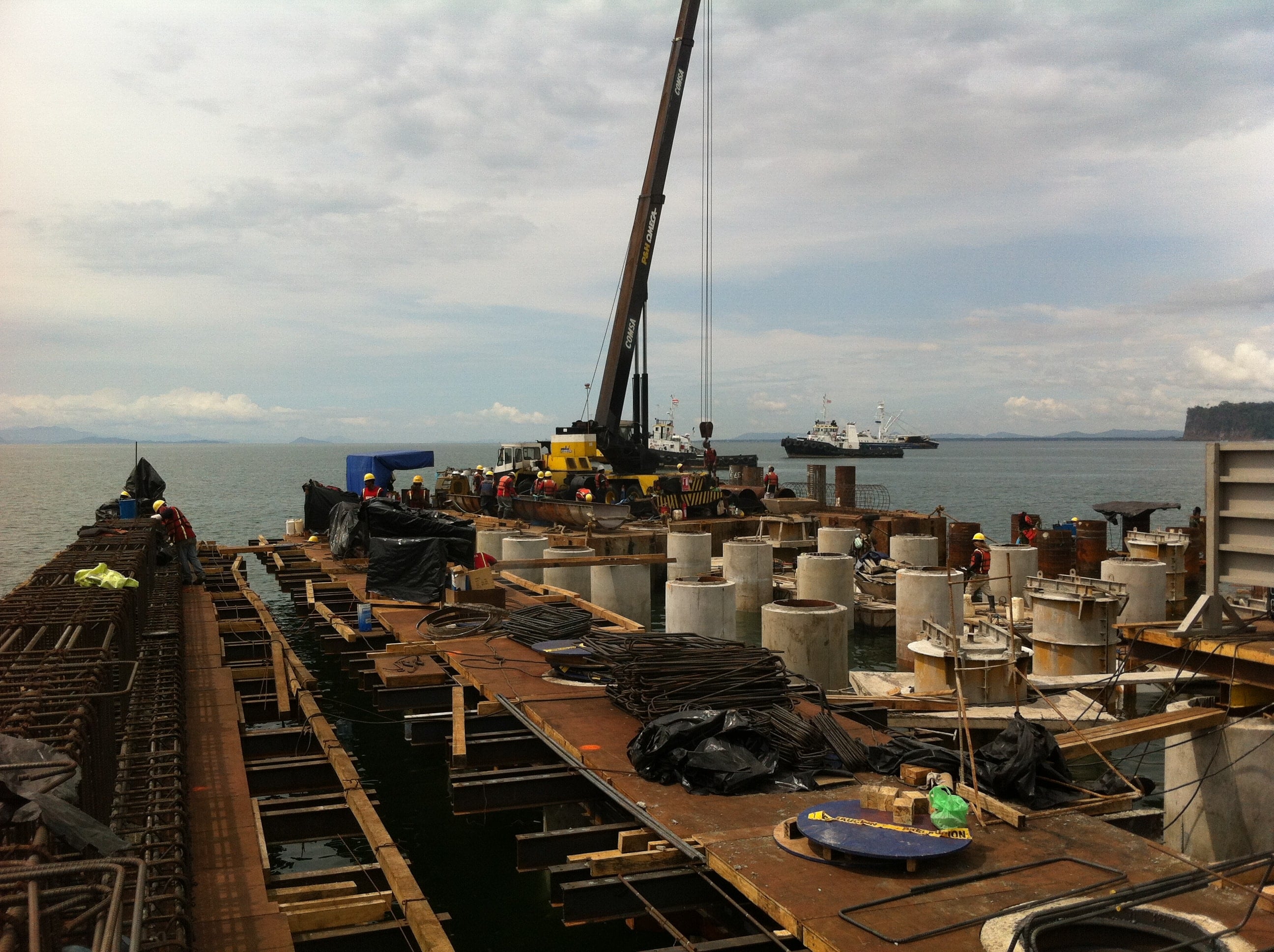 Inspection work on a marine dock